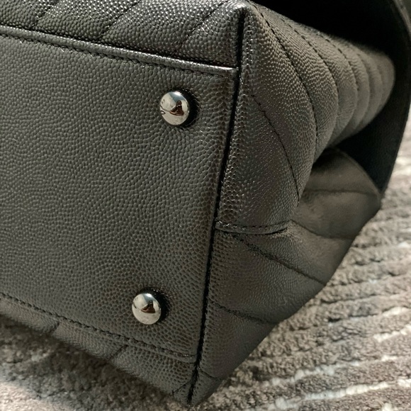 Chanel Chevron Quilted
Small Coco Handle SO BLACK - Picture 12 of 16